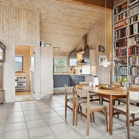 Gidske - 300m From The Sea By Interhome *